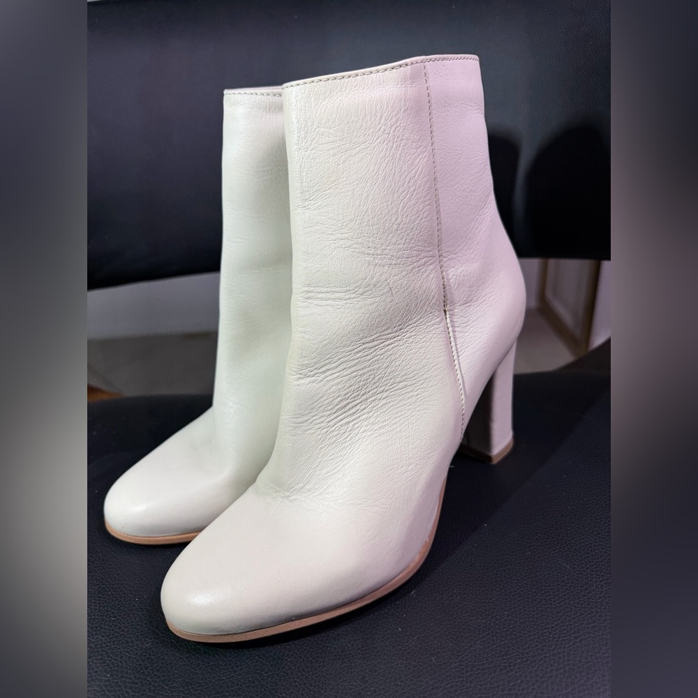 White Annabella Booties women’s Sz 38EU, 8.5-9US